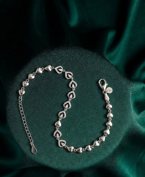 Amara Alternating Pave Heart Bracelet