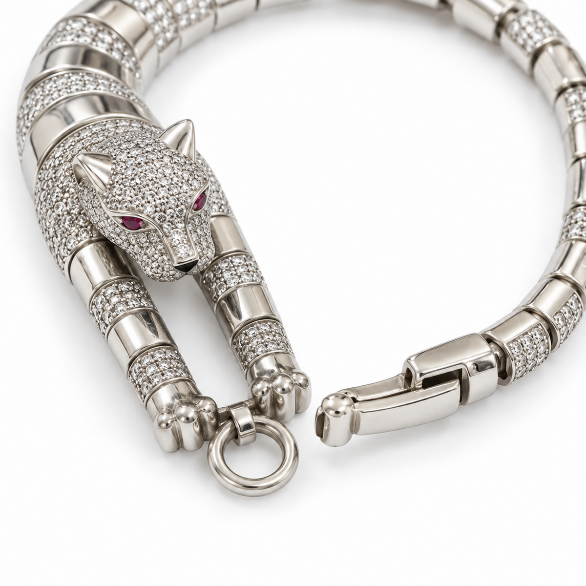 Hook clasp aligned with the circular fastening ring between the panther’s front paws.