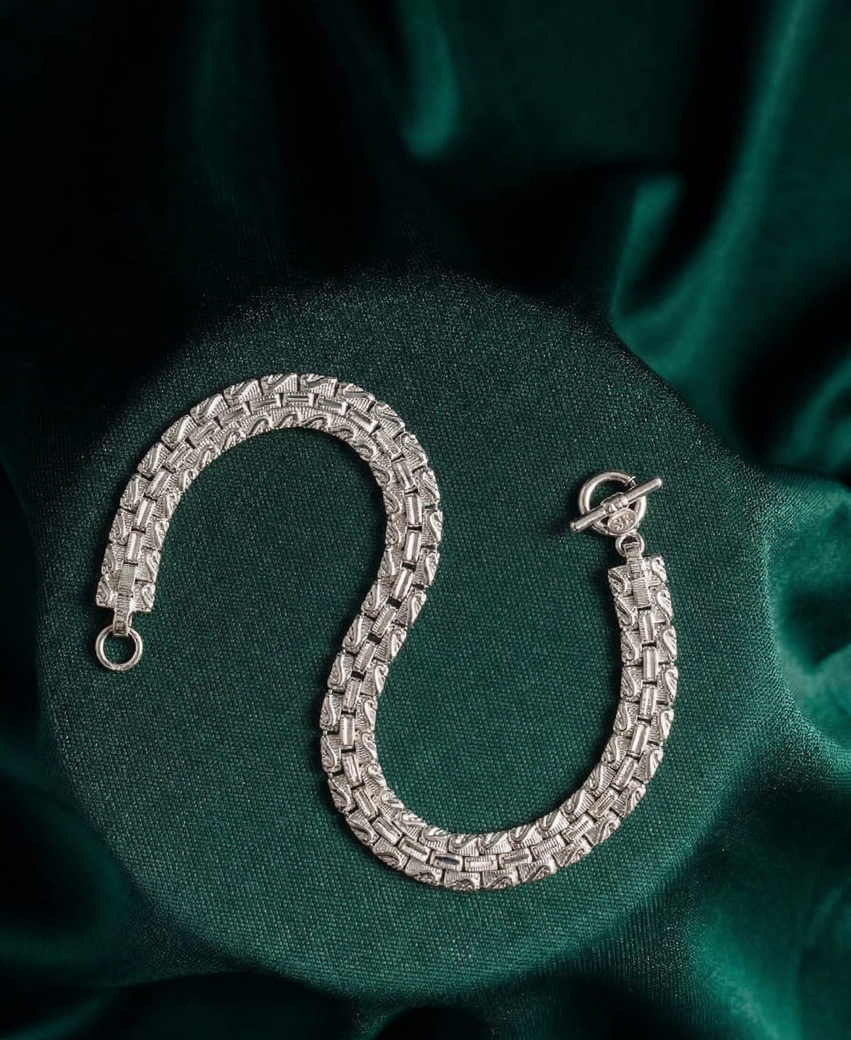 Vera Textured Cuban Link Toggle Bracelet
