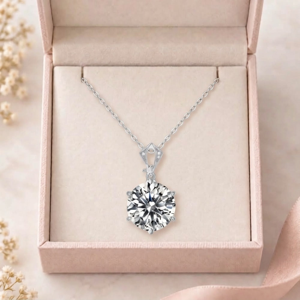 Soleil Large Solitaire Necklace